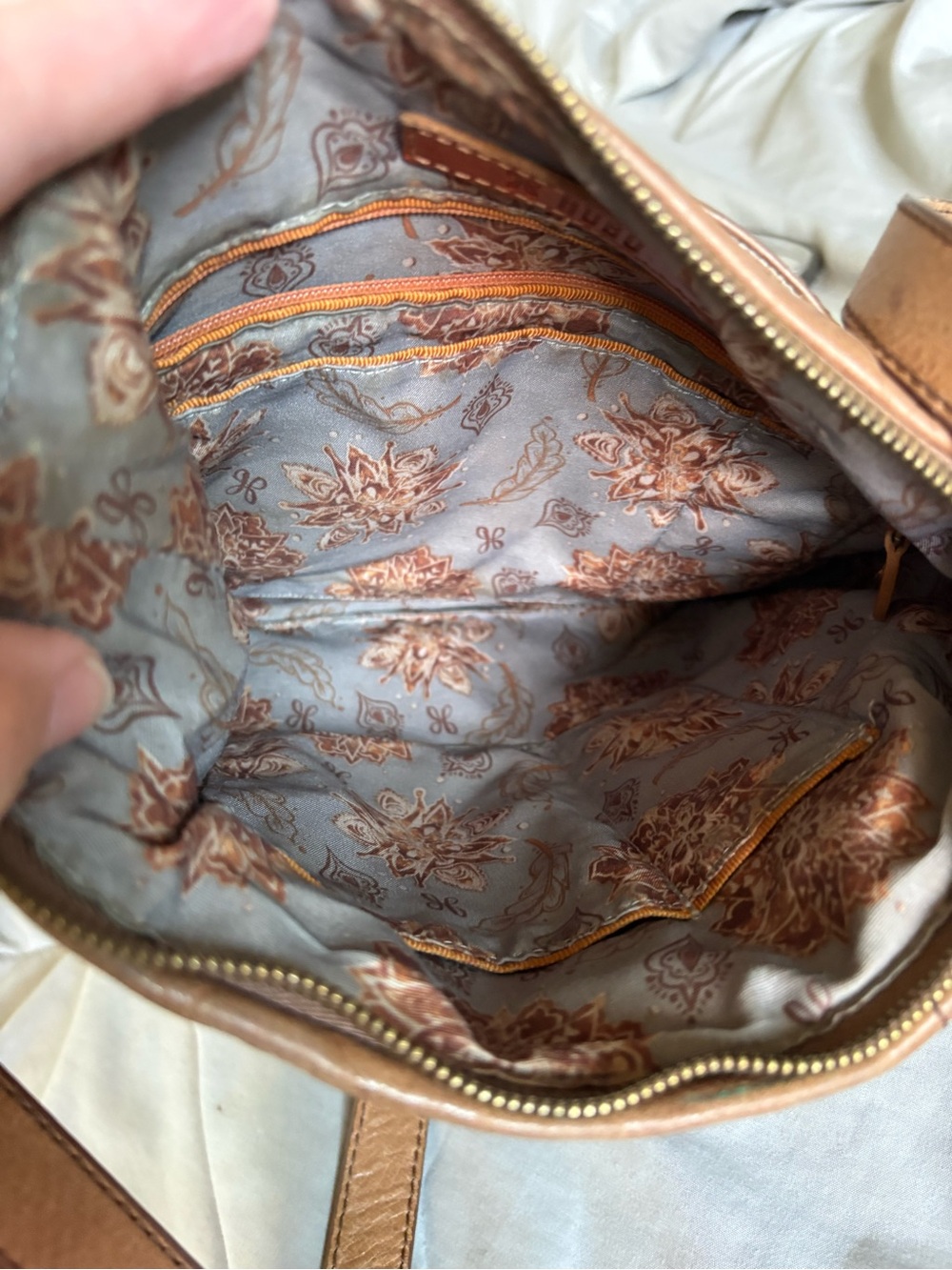 HOBO Tan Leather Crossbody Messenger Bag - Picture 8 of 13
